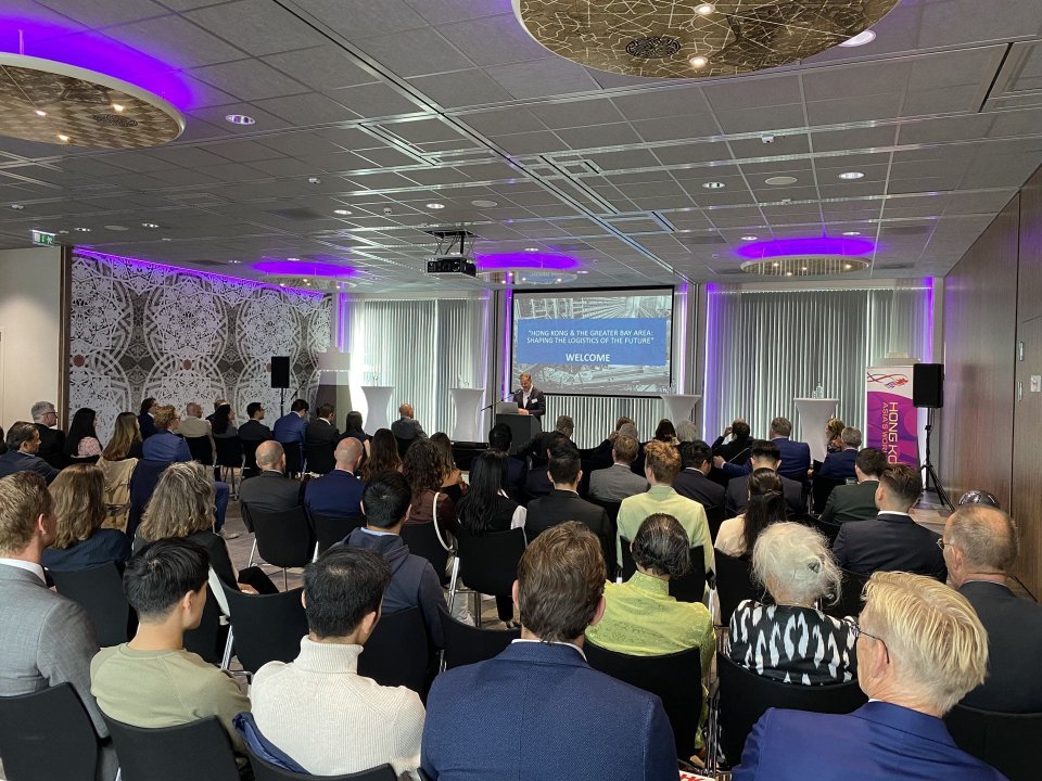 HKETO, Brussels co-organised the seminar in Rotterdam, attended by over 100 Dutch entrepreneurs.